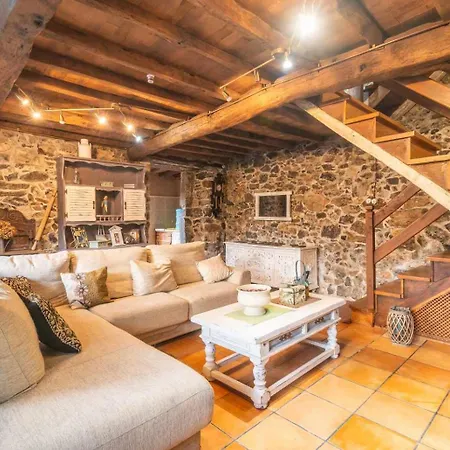 Casa Pumarin 프라비아